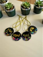 تعليقة ترامس الاحجار الملونه (السعر للحبه )