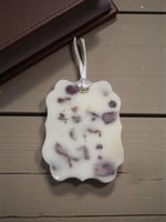 تاقت عطريه ( السعر للحبه )