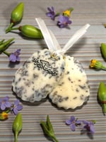 تاقت عطريه ( السعر للحبه )