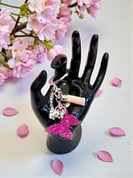 ميداليه الفراشه ( الوان متعدده )