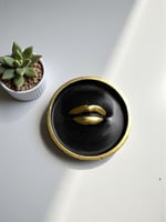 حامل بخور على شكل ( شفايف )