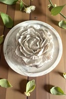 حجارة الورده المعطره