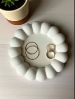 صحن من الكونكريت متعدد الاستعمالات