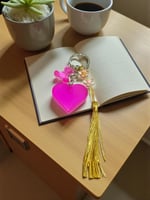 ميداليات مضيئه