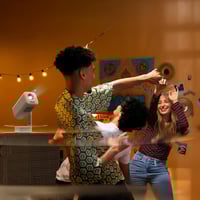 بروجكتر YABER T1 Pro – جهاز عرض سينمائي محمول بجود...