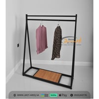 استاند خط واحد مثلث اسود