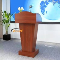 منبر خطابات خشبي