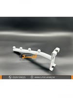 حامل علاقه ابيض مائل على الشبك