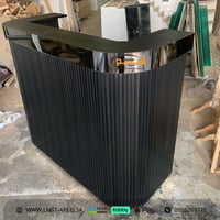 طاولة كاشير اسود