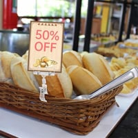 مساك ورق إكريليك شفاف