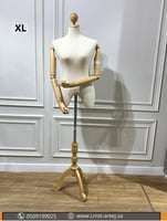 مانيكان تايلندي مع يدات بلاستيك