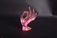 مجسم يد صغير