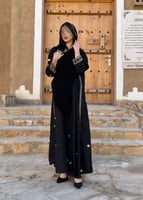 عباية الرين بقماش دانسون مطرز ذهبي مع عنابي