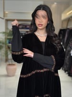 عباية هيم بقماش مخمل كوري طبقات بكلفه بني