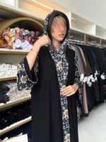 عباية ورده بقماش كريب ملكي مع شيفون