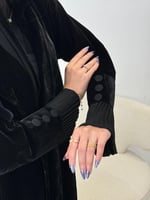 تشكيلة شتاء 2024 - عباية اعتدال مخمل كسرات بالكم م...