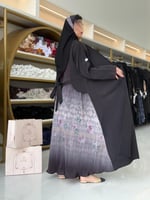 عباية شيهانه بقماش حرير كوري مع كسرات مورده اخضر م...