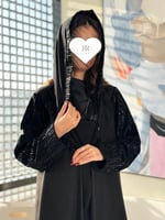 تشكيلة شتاء 2024 - عباية انسجام بقماش شامواه مع تط...