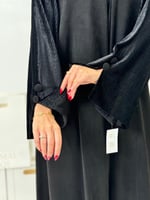 تشكيلة شتاء 2024 - عباية حياة بقماش شامواه مع مخمل...