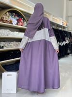 عباية ميلا بقماش لنن مطرز موف