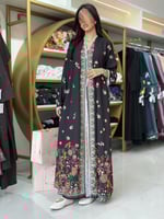 عباية الهبه لبنى بقماش حرير تويل اسود مورد