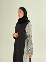 بليزر | عباية سمراء بقماش كريب ايطالي تدخيلات تطري...