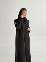 عباية جليله بقماش كريب سلك بلمعه خفيفه