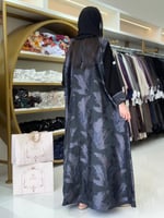 عباية سدم بقماش كريب الاناقة مع اورقنزا