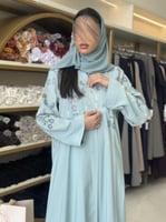 عباية ميرال بقماش كريب اوكراني مطرز سماوي