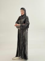 عباية عنان بقماش مخمل برسم زيتوني