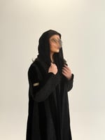 عباية وجدان بقماش مخمل كوري بتدخيلات دانتل فرنسي