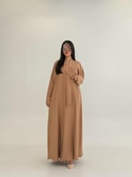 عباية سموه بقماش كريب باربي بيج