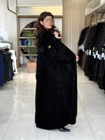 بليزر | عباية سراب بقماش مخمل كوري بتطريز فريد