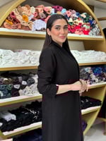 عباية اصيلة بقصة بليزر بقماش كريب الاناقة بتطريز ن...