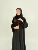 عباية سلوى بقماش كريب ملكي مزين بقيطان موف