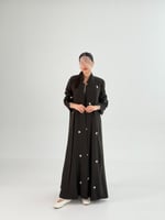 عباية سوار بليزر رسمي مزين بكسرات وشك بقماش كريب ر...