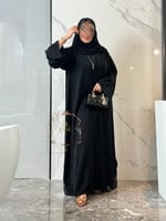 عباية لورينا بقماش كريب رموش مزين بشك ناعم