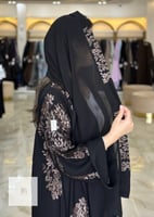 تشكيلة الصيف | عباية كريب المملكة بتطريز ذهبي