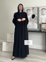 لوراس | اسود تطريز كحلي