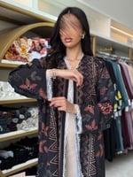 عباية الهبه لبنى بقماش حرير تويل اسود برسم خيالي