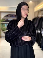 عباية نعومه بقماش شامواه تدخيلات فرو اسود