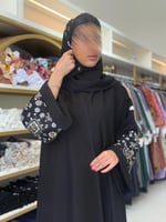 عباية لولا بقماش كريب الاناقة تطريز هندي بالكم