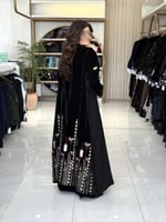 بليزر | عباية نهله بقماش مخمل تدخيلات كريب بتطريز...