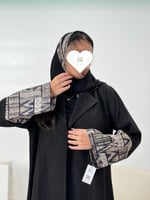 تشكيلة شتاء 2024 - عباية ميعاد بقماش شامواه مع جاك...