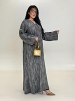 عباية رحمه بقماش لنن برسم رمادي