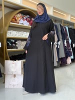 عباية شام بقماش كريب الاناقة تطريز بالكم كحلي فاتح