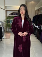 بليزر | عباية جنان بقماش مخمل مزين بورد وشك عنابي