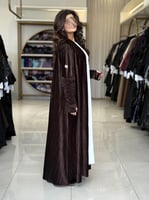 عباية فله بقماش مخمل استرتش كرمشه بالكم وفتحه اصبع...