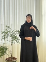 عباية جادي بقماش شاكيرا رسم اوراق شجر اسود