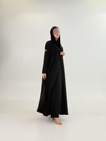 عباية ميسون بقماش كريب لمياء بتطريز كمبيوتر اسود